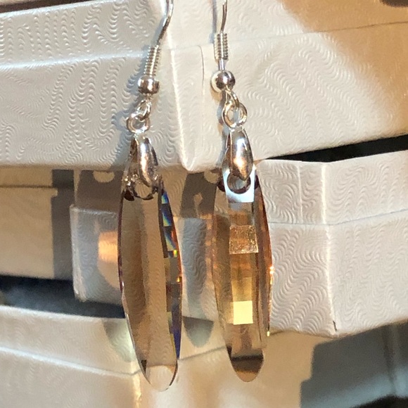 Stunning Swarovski Light Topaz Ellipse Earrings - Picture 6 of 8